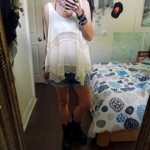 Top, cotton, white with lace